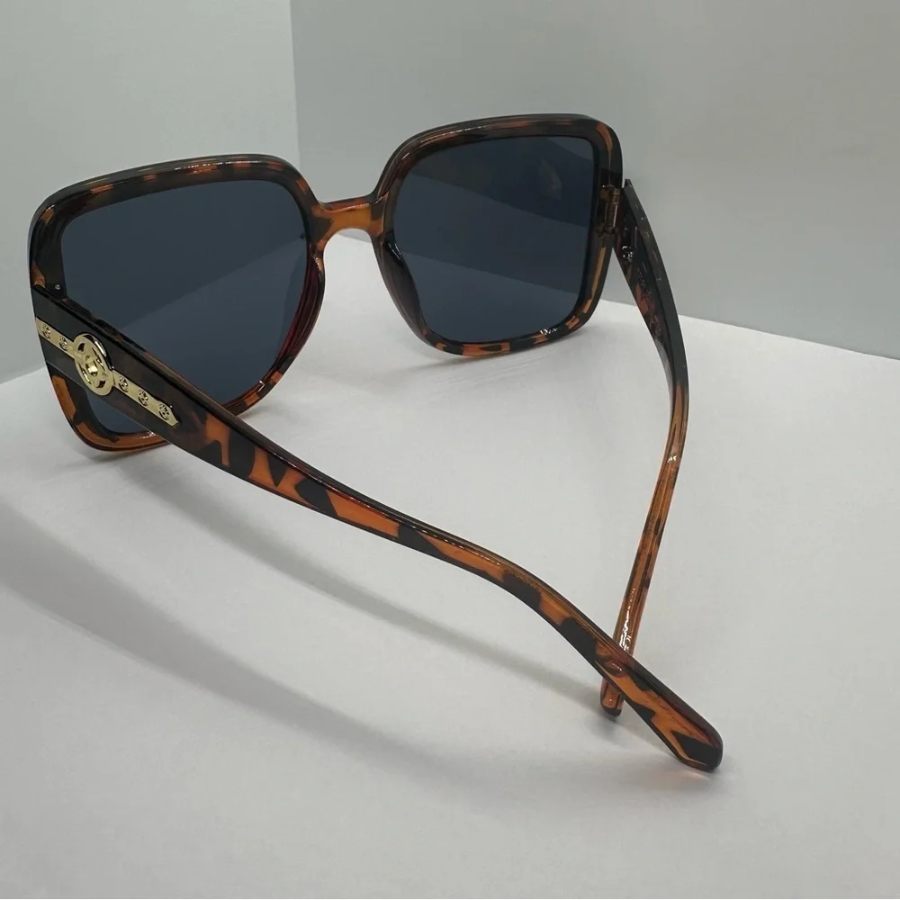 🔥 NWT Trendy Oversized Square Tortoiseshell Sunglasses UV400 Protection 🔥